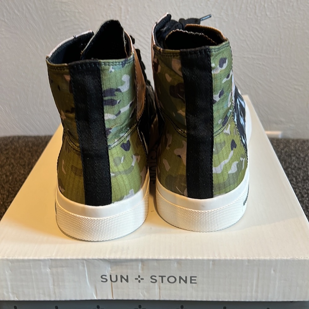 Men's Mesa Camo Print Patchwork Lace-Up High Top Sneakers. (New) - Picture 6 of 8